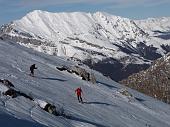 20 Scialpinisti in Resegone col Grignone da sfondo